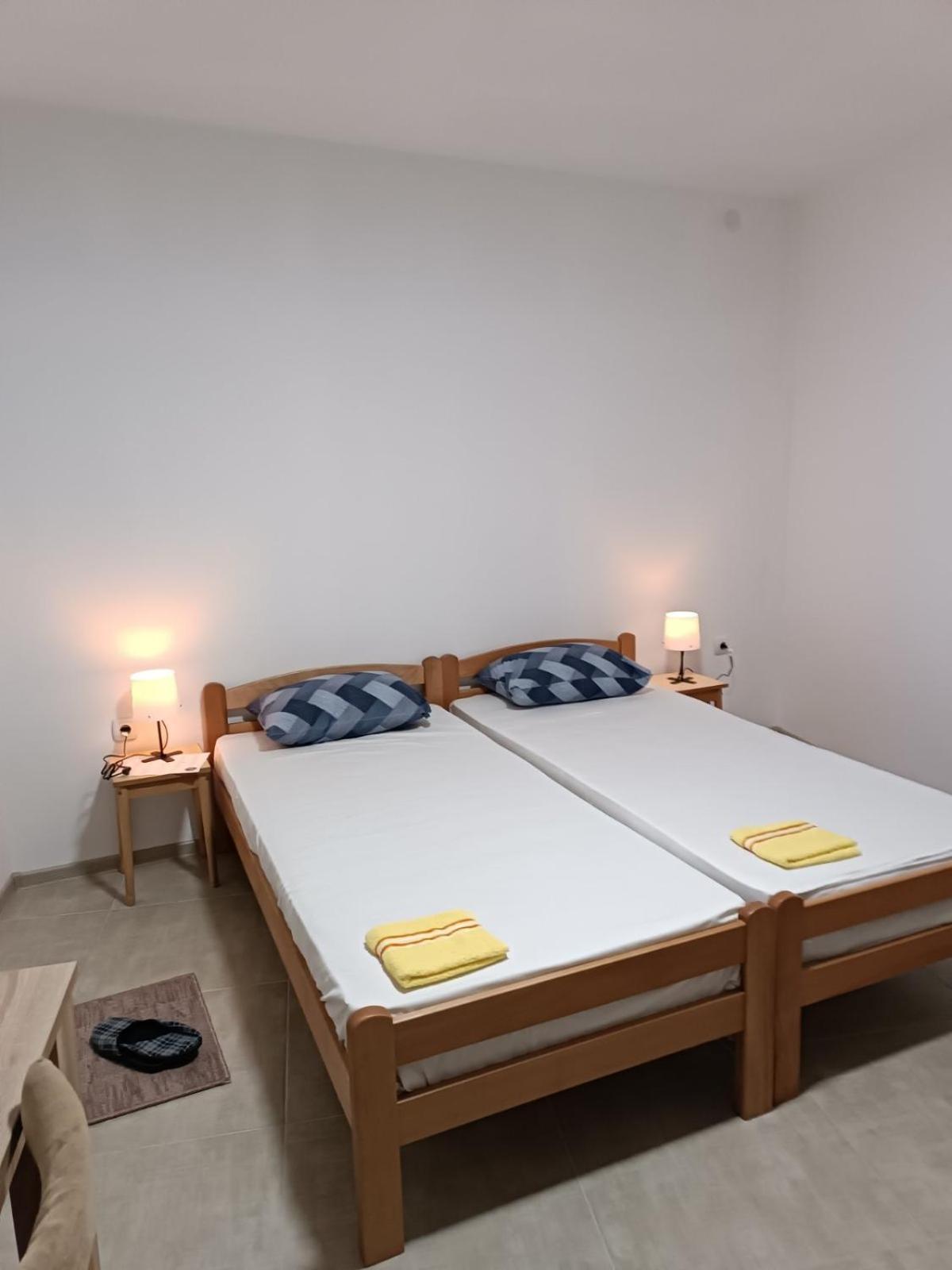 Apartamento Adamovic Pirot Exterior foto